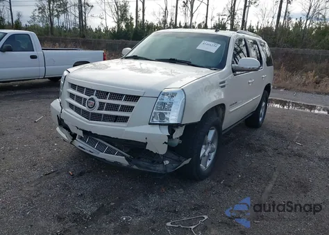 2013 Cadillac Escalade Premium z USA, uszkodzony, nr VIN 1GYS3CEF2DR318728